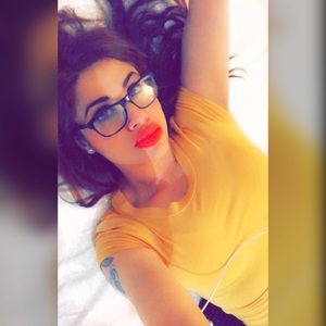 Meet your Posher, Yna